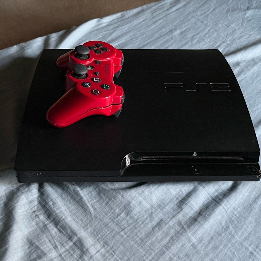 Ps3 with controller usb plus and controller charger